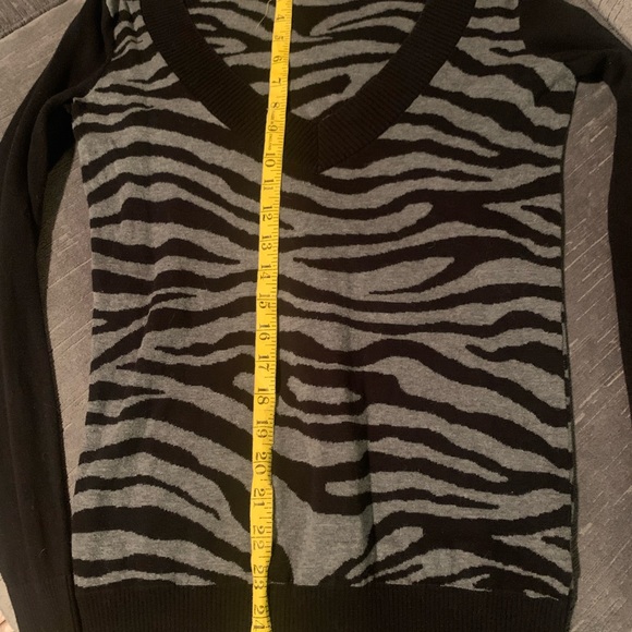 Express Animal print sweater - Picture 5 of 5